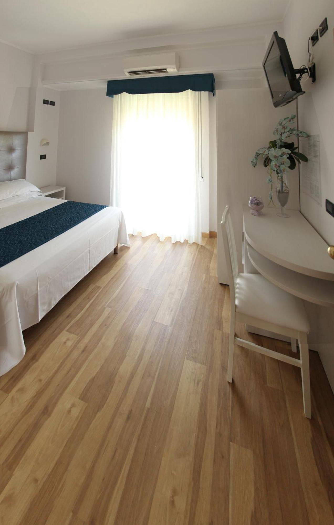 Hotel Bella Igea Белларія-Іджеа-Марина Екстер'єр фото